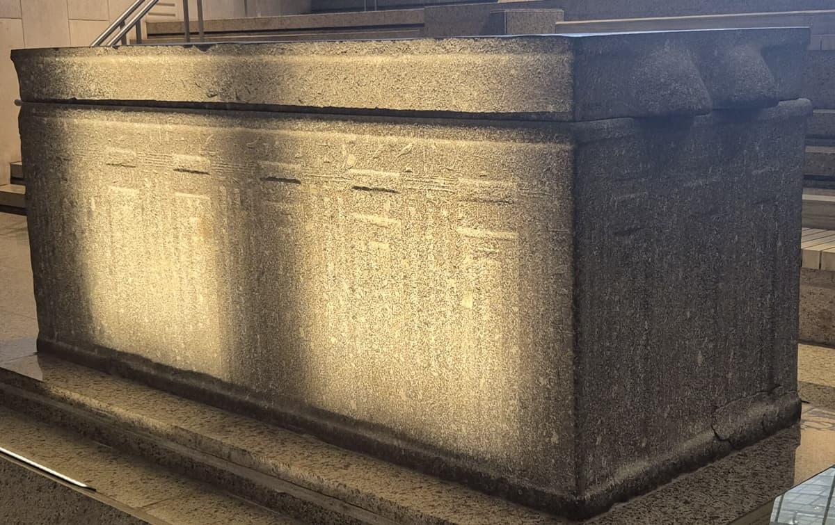 Sarcophagus of Queen Meresankh III